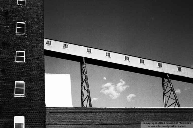 photo of industrial building Montreal